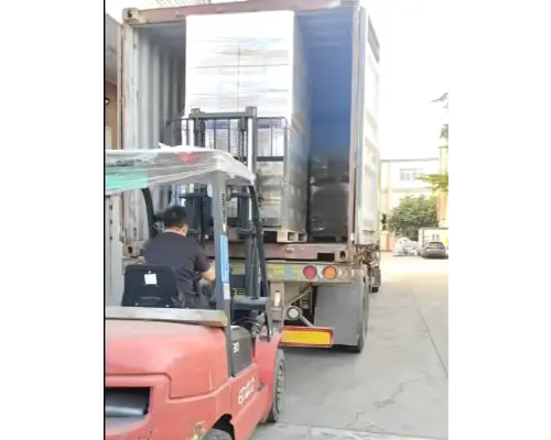 ​TLD skickar 20 fots container med USB-C-kablar till Brasilien 2026-9-23